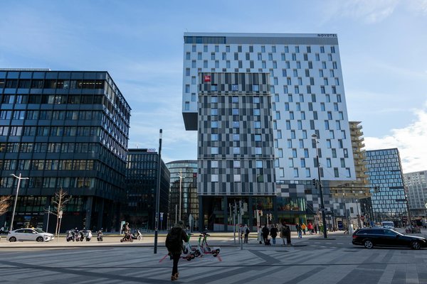 Guide Ultime pour Investir dans les Énergies Vertes en 2023 : Maximisez Vos Retours Écologiques et Financiers